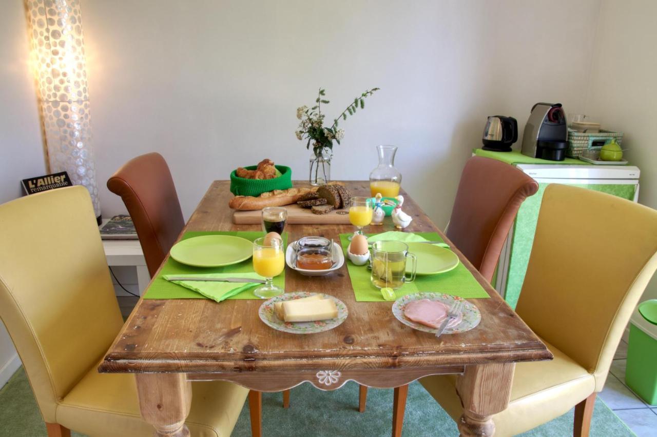 Isle-et-Bardais Chambres D'Hotes Le Matou Roux מראה חיצוני תמונה
